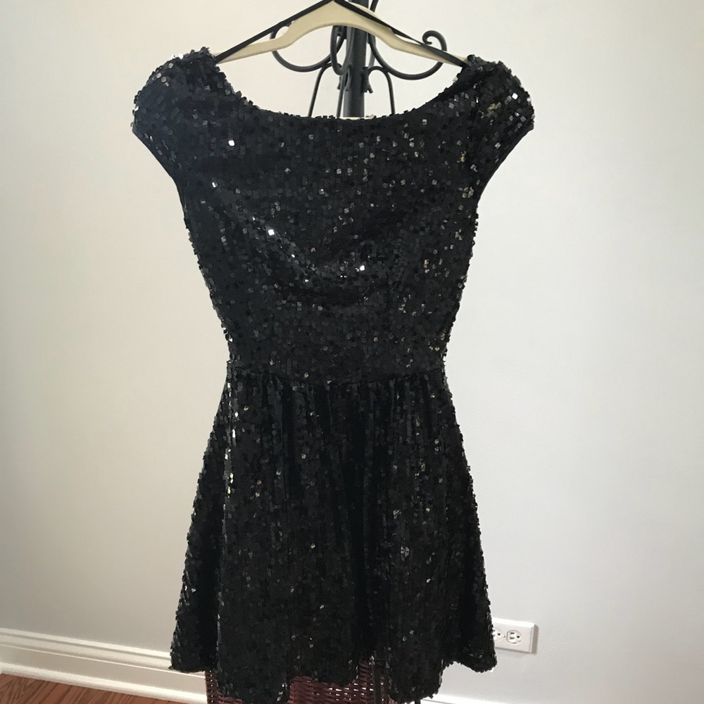 Black sequins dress